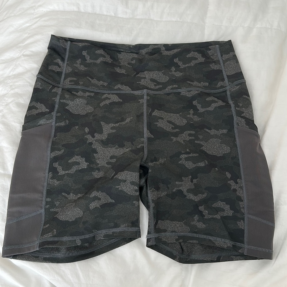 Fabletics PowerHold 6” biker shorts size XL